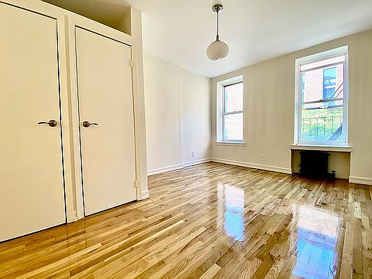 1st image of 448 W 55th St #C