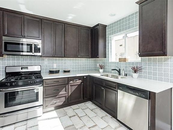 3rd image of 4228 S Bronson Ave