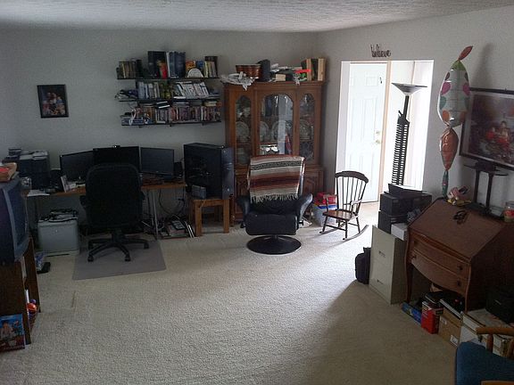 5th image of 75 Christy Lee Dr
