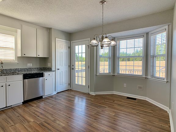 5th image of 106 McKenzie Cir