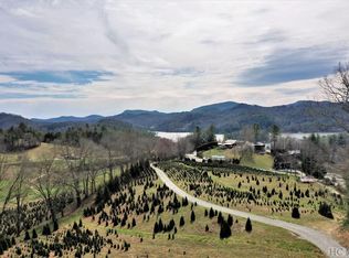 152 Chimney Pond Rd, Glenville, NC 28736