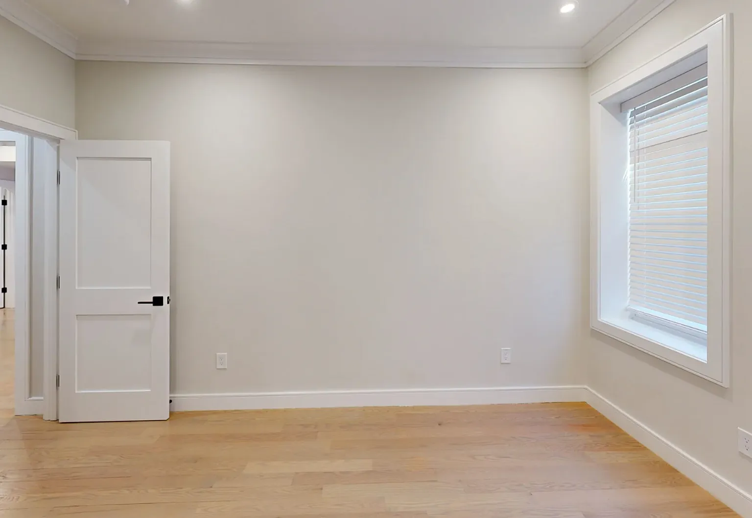 9/1 No Fee + Free Rent! Renovated 3BR near Green Line, BU — Photo 3