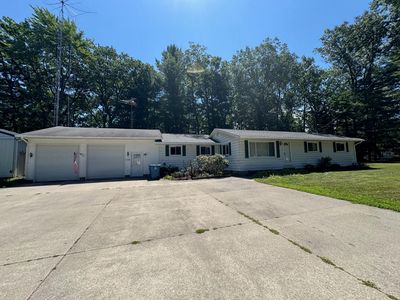 112 Vienna Ct, Houghton Lake, MI, 48629