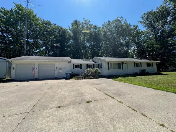 112 Vienna Ct, Houghton Lake, MI 48629
