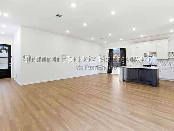 4th image of 3057 Pensacola Dr