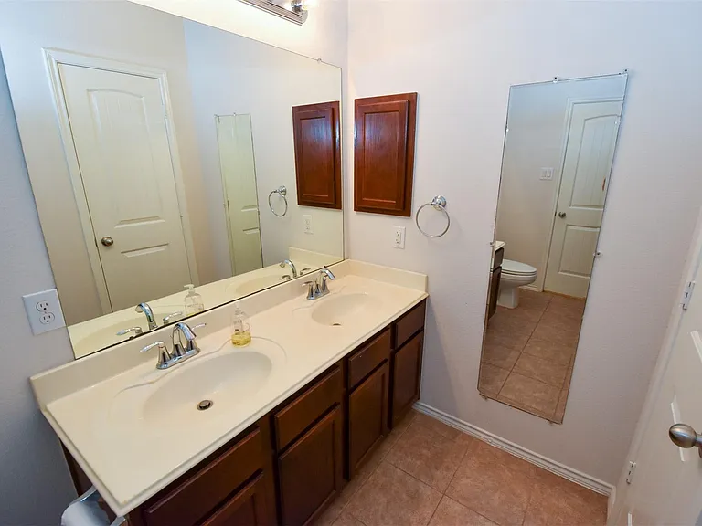 3615 Bridgebluff Ln — Photo 17