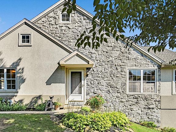 2nd image of 801 Tanglegate Pl