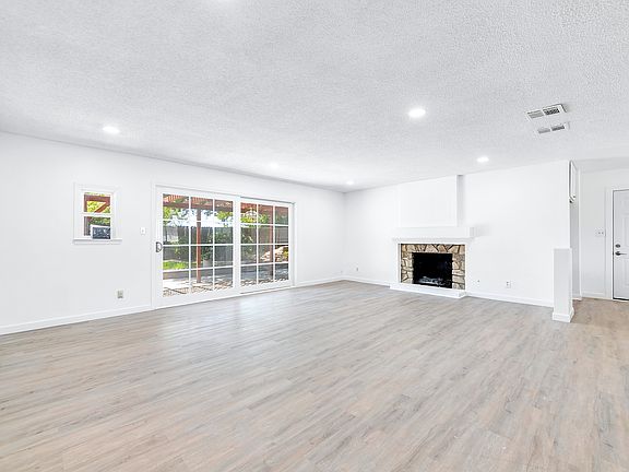 2nd image of 2325 Markham Ave