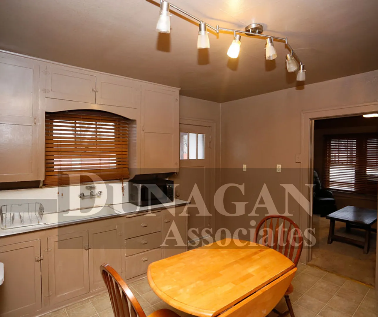 All Bills Paid, Fully Furnished 1 Bed/1bath! — Photo 4