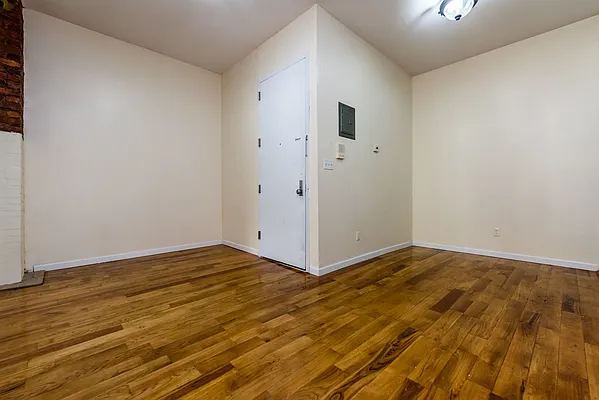 Rented by Nooklyn NYC LLC | media 40