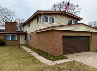 910 Elizabeth Ct, Mount Pleasant, MI