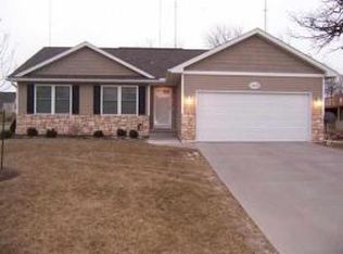 2907 Katie Ln, Bettendorf, IA 52722