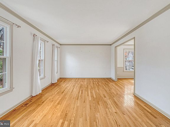 5th image of 10715 Dundas Oak Ct