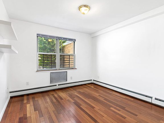4th image of 122 Boerum St