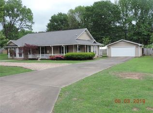 708 N 15th St, Ozark, AR 72949