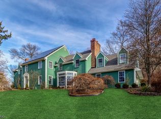 23 Roundtop Rd, Oldwick, NJ 08858