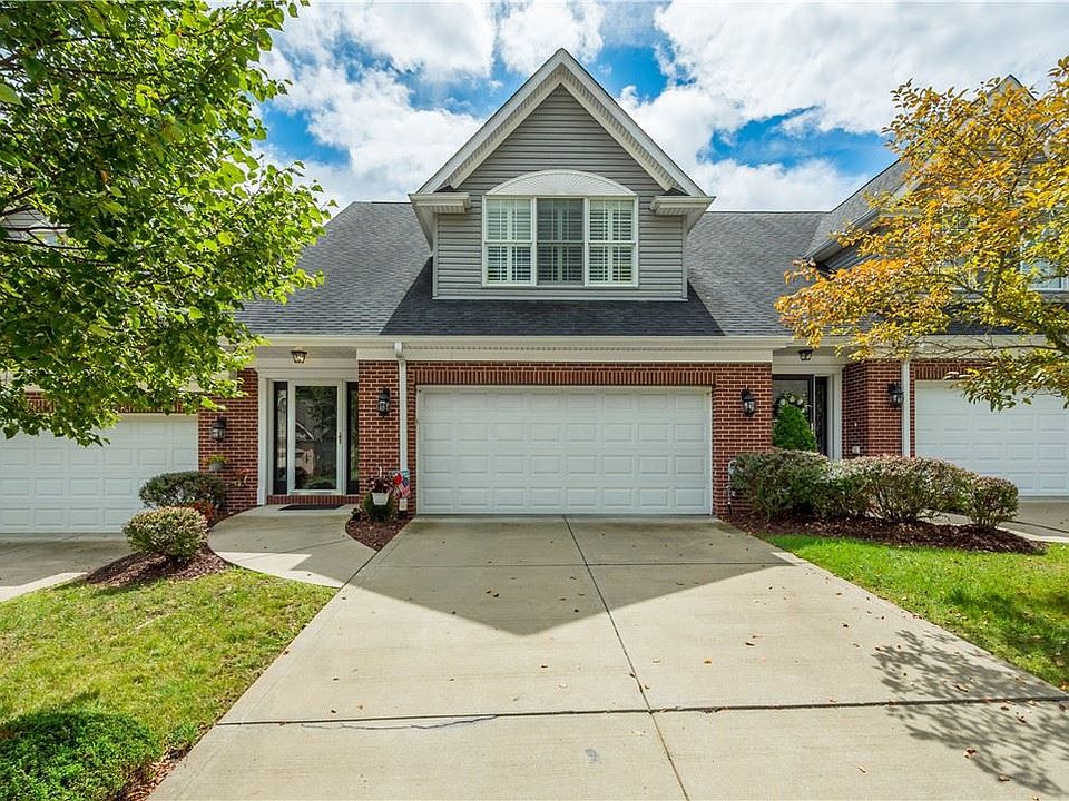 1st image of 204 Lenox Ct #204