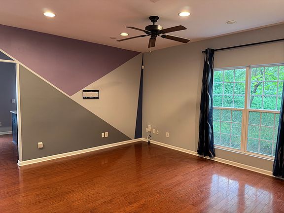 4th image of 200 Anterbury Dr
