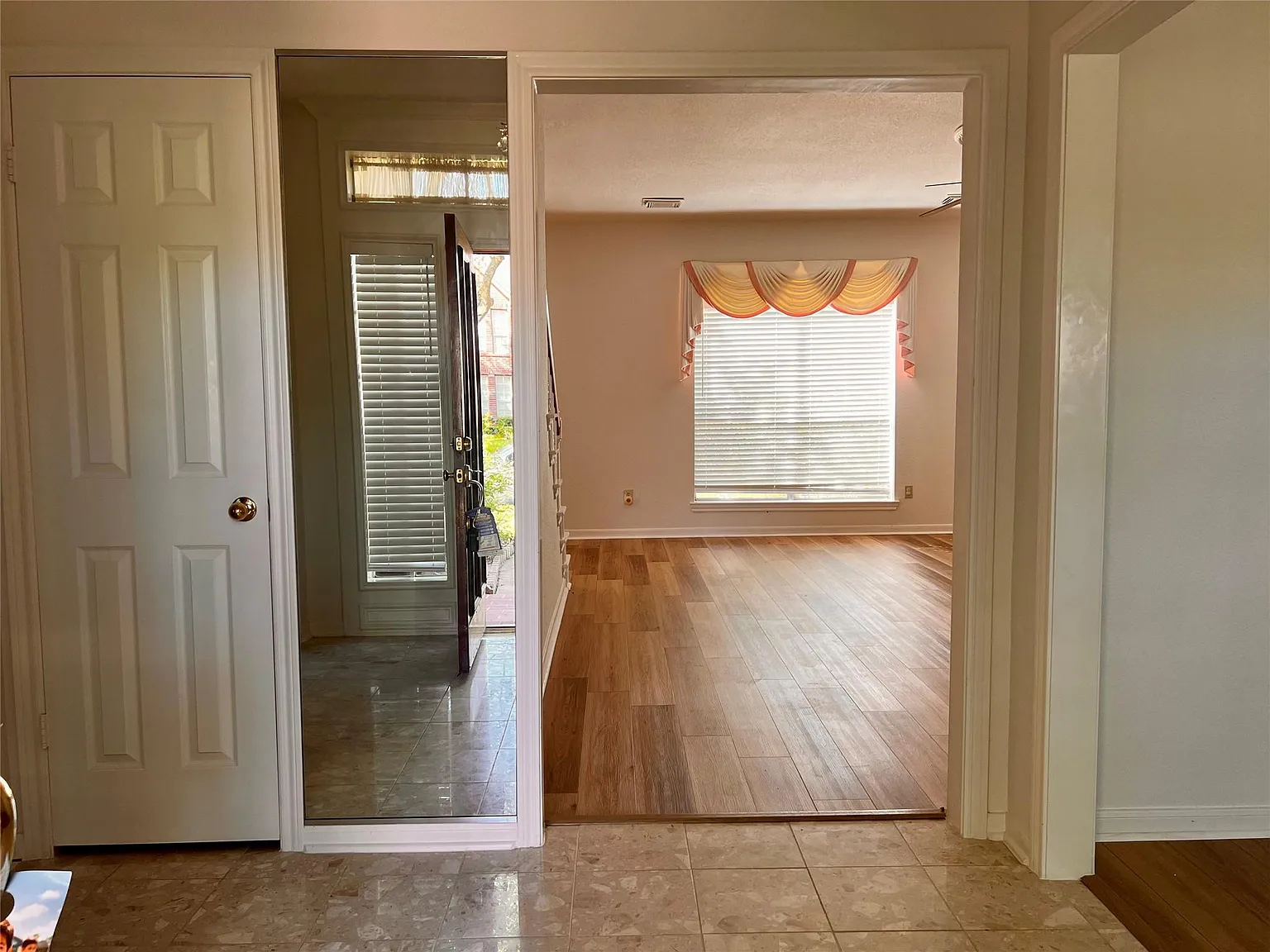 4 bed, 2.5 bath, 2688 sqft, $2,800 — Photo 3