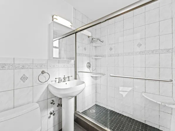 10 Huron Avenue image 15 of 33