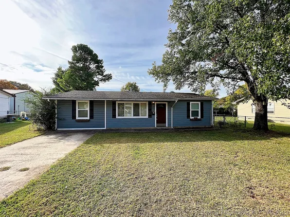 240 Northside Ct, Tahlequah, OK 74464