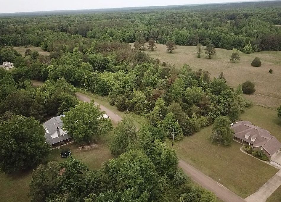 1st image of 1306 Golf Dr