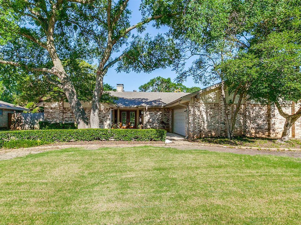 1st image of 813 Valley Creek Dr