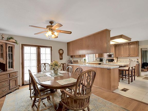 5th image of 6096 Sandy Way
