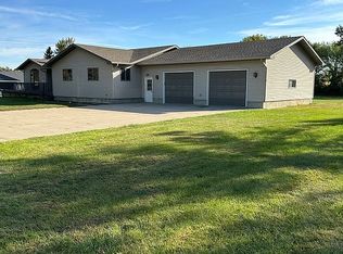 603 N 6th St, Groton, SD 57445