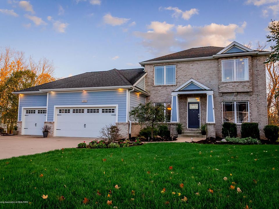 1st image of 501 Riverwalk Dr