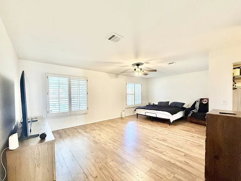39850 Regency Way — Photo 12