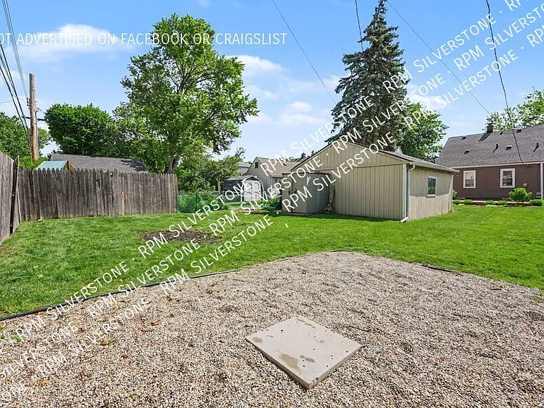 1403 N Altadena Ave — Photo 25