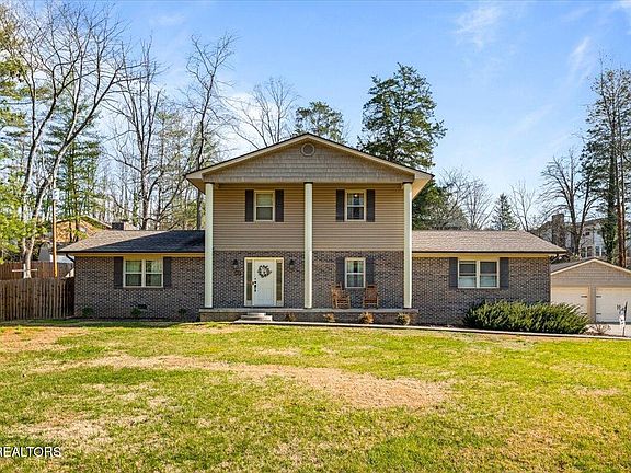 2nd image of 612 Woodland Dr