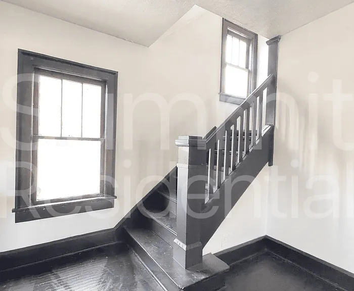 243 W 1st St — Photo 7