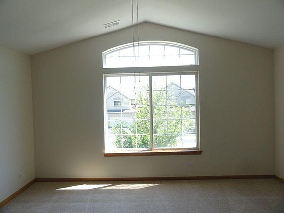 Master Bed Room with Vaulted Ceiling