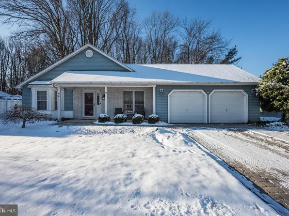 48 Longhurst Rd, Marlton, NJ 08053
