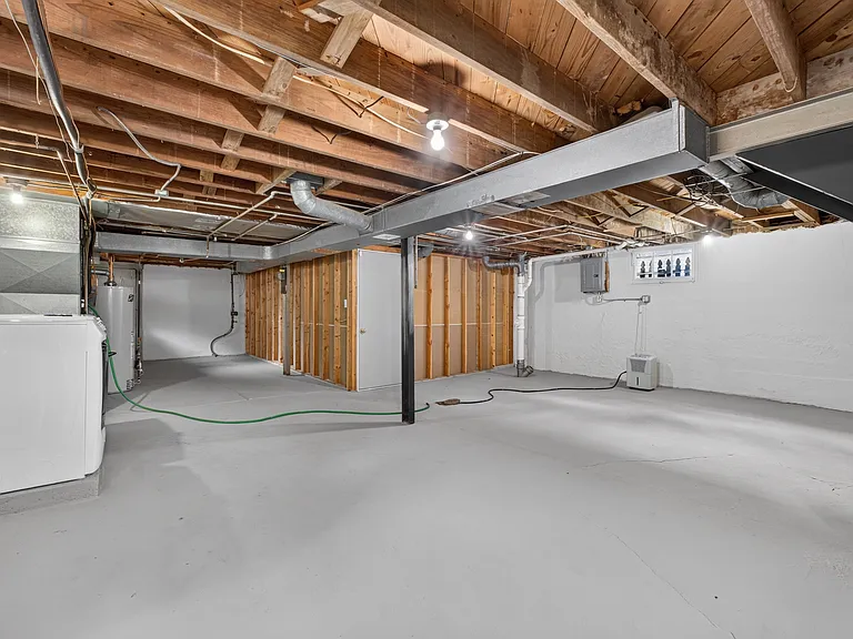 109 Handlan Ct — Photo 9