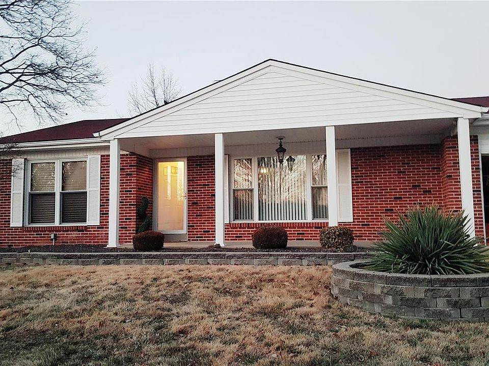 1st image of 1975 Avon Dr