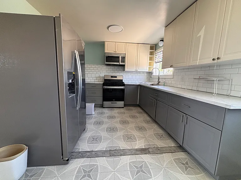 213 Paloma Ave — Photo 11