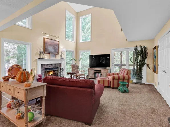 9607 S Harbour Pointe Dr #70, Bloomington, IN 47401