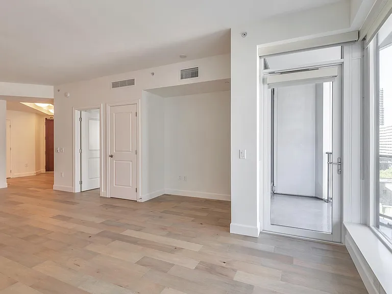 1920 4th Ave #810 — Photo 17