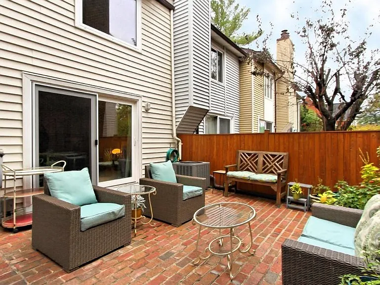 935 S Taylor St — Photo 29