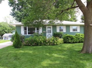 108 Mission Dr, Mason City, IA 50401