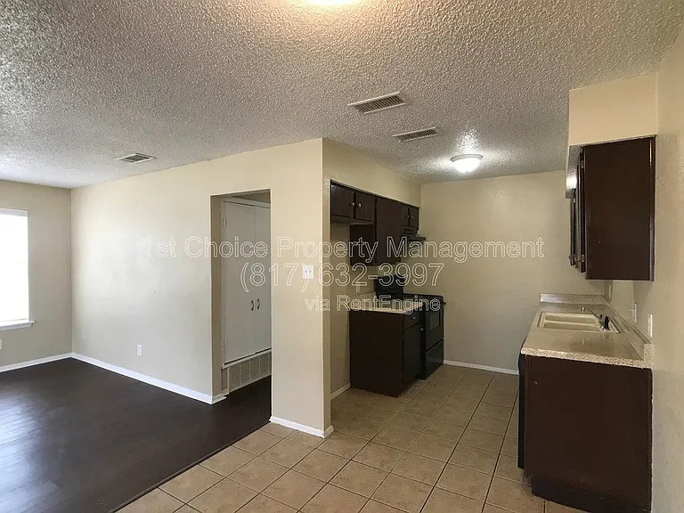 7041 Crosstimbers Ln — Photo 7