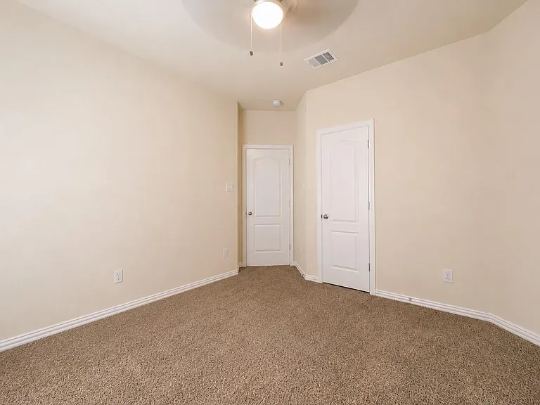 604 Linnwood Dr W — Photo 33