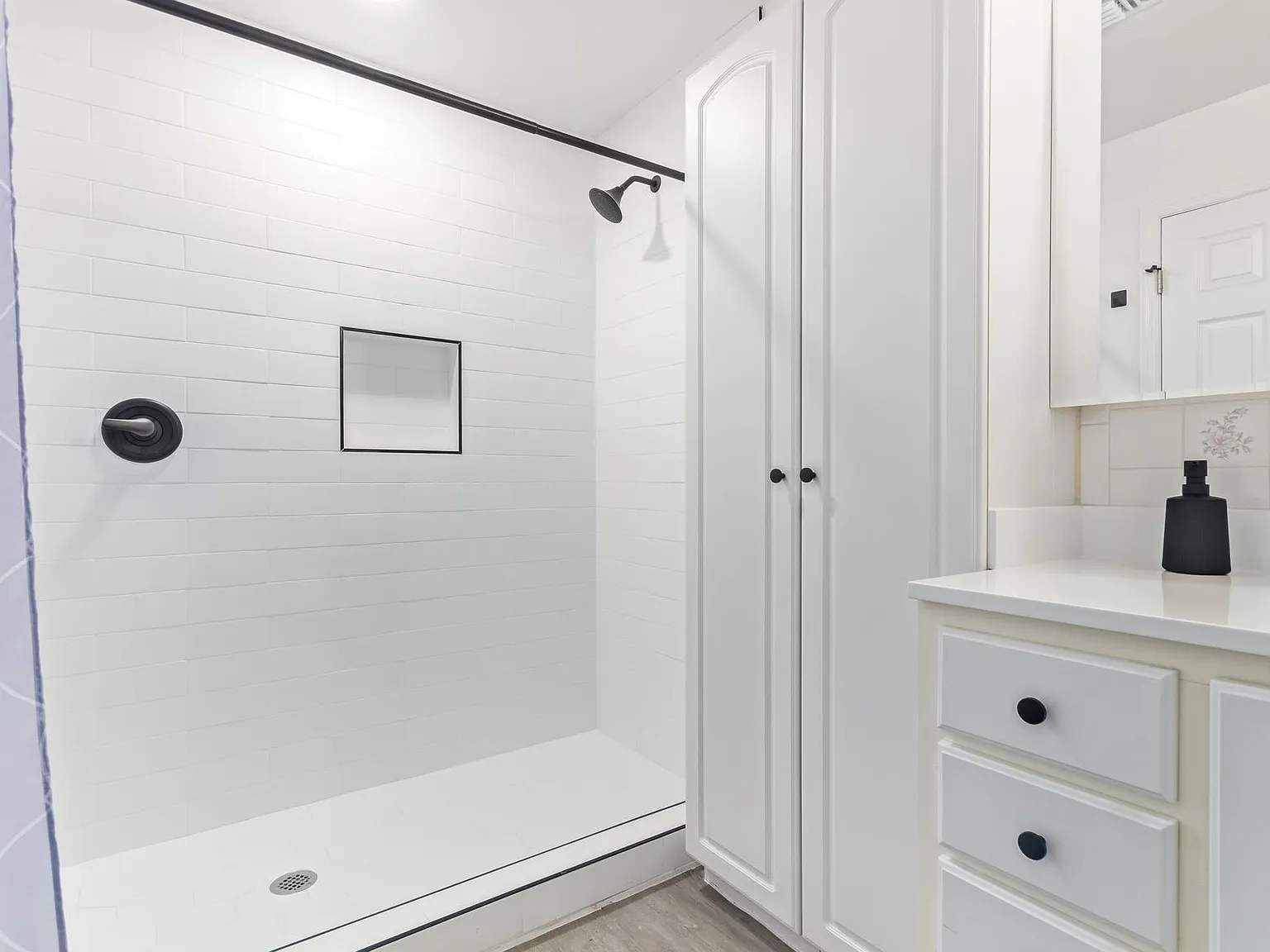 4 bed, 3.0 bath, 2388 sqft, $802 — Photo 4