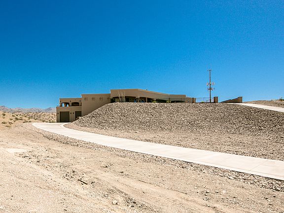 3rd image of 3607 Desert Rose Ln