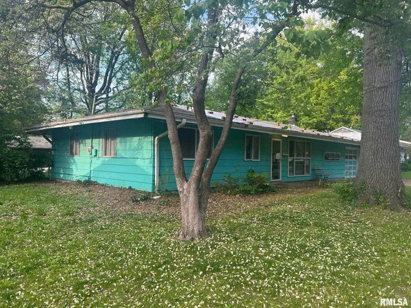 910 W Pecan St, Carbondale, IL 62901