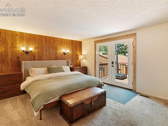 5th image of 450 N Walnut St