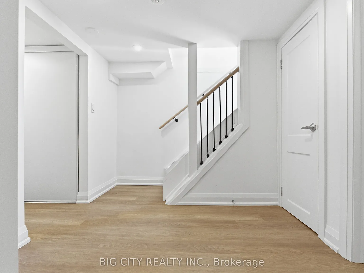 2 bed, $1,695 — Photo 2